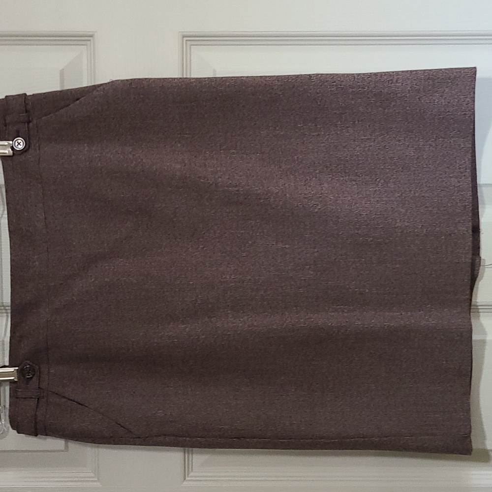 Van Heusen Studio brown tweed pencil skirt. Size 6.